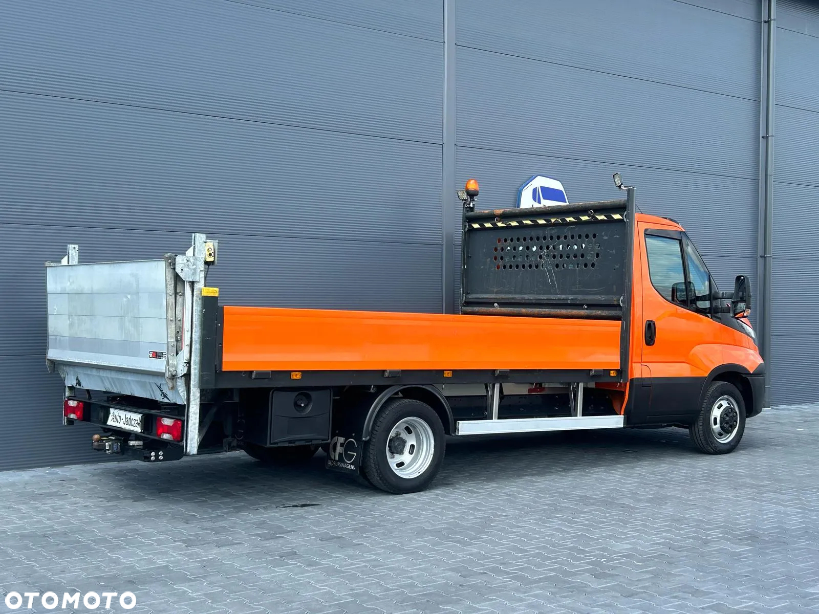 Iveco Daily 35C14 Skrzynia 4m + winda **KLIMA**NA BLIŹNIAKACH**2019R** - 4