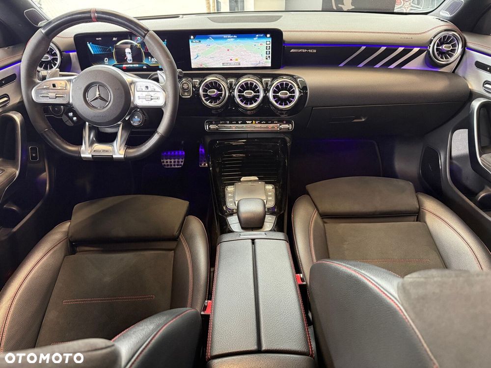 Mercedes-Benz CLA - 23