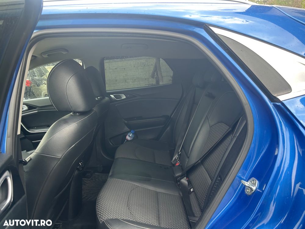 Kia XCeed 1.5 T-GDI OPF DCT7 PLATINUM - 4