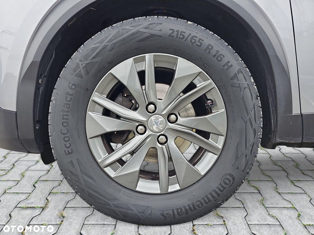 Peugeot 2008 - 10