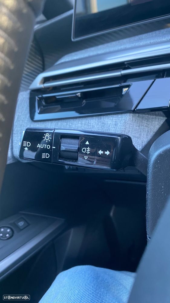 Peugeot E-3008 73 kWh Allure - 31