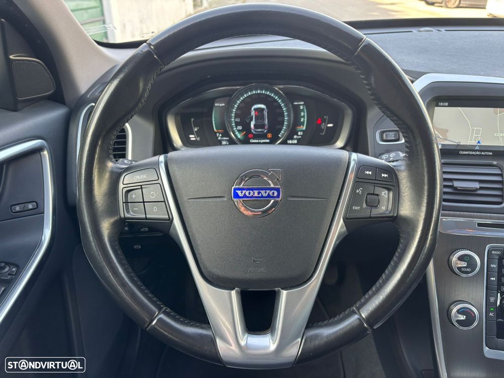 Volvo XC 60 2.0 D4 R-Design - 24