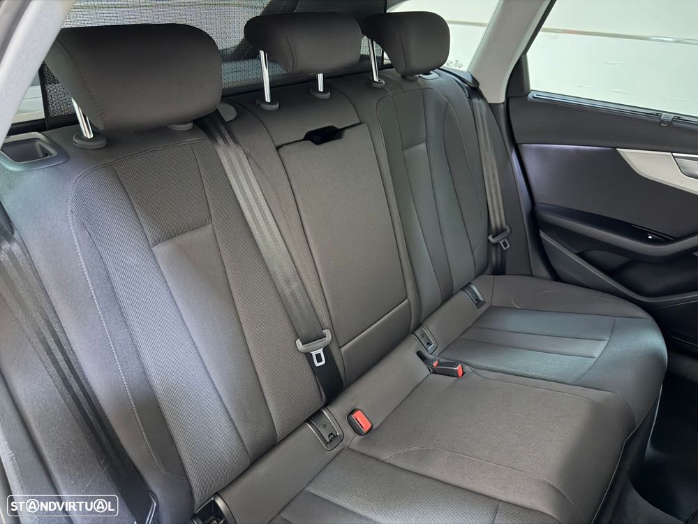 Audi A4 Avant 35 TDI S line S tronic - 50
