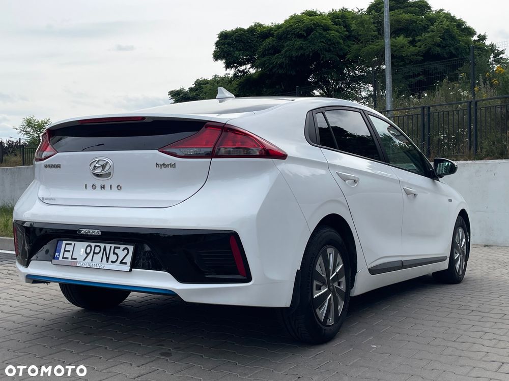 Hyundai IONIQ Hybrid Business - 15