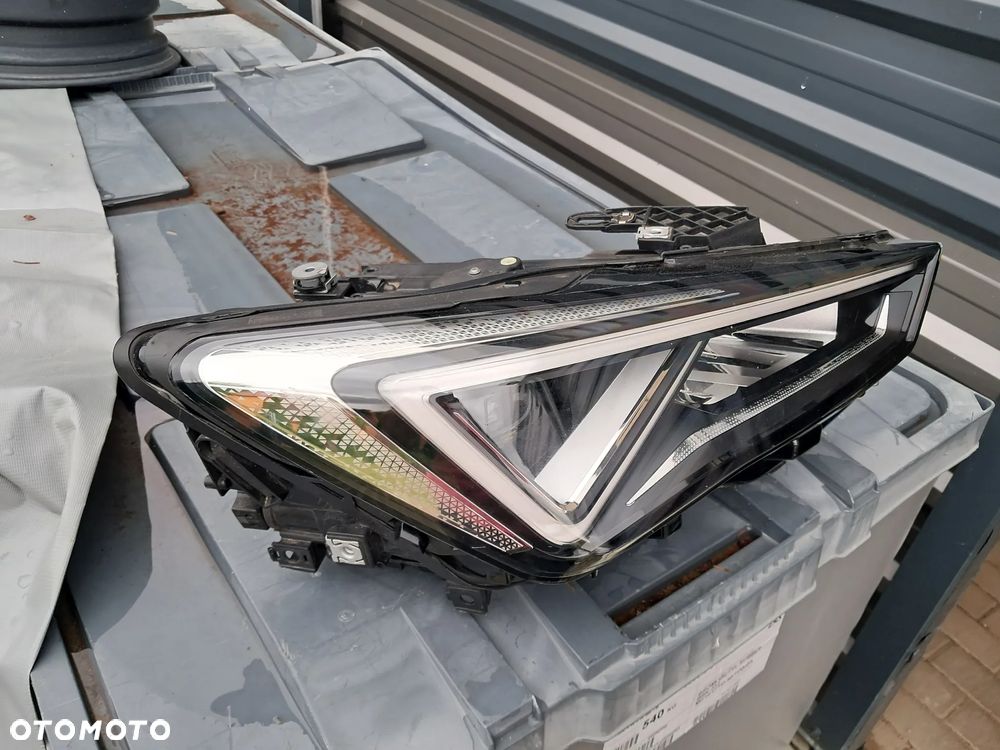 Lampa prawa reflektor Seat Leon IV 4  20>  5FB 941 008F full led - 3