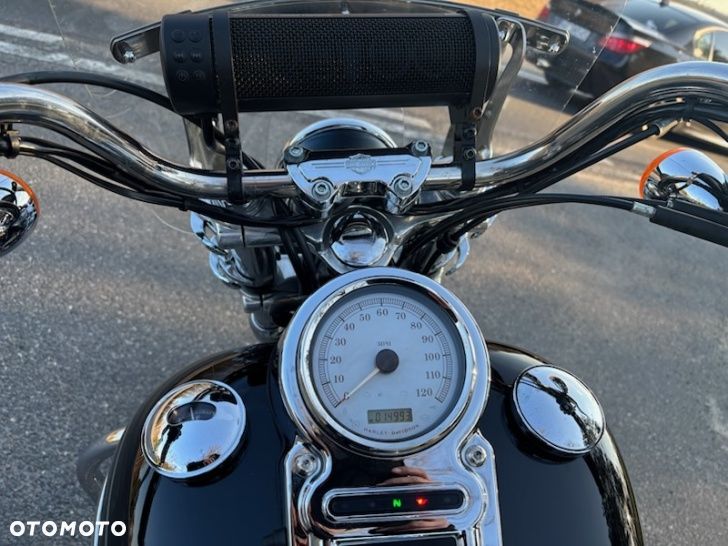 Harley-Davidson Dyna Super Glide - 8