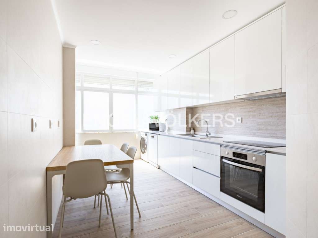 Apartamento com 5 Assoalhadas Mobiladas no Bairro Sta Cruz de Benfica - Grande imagem: 4/27