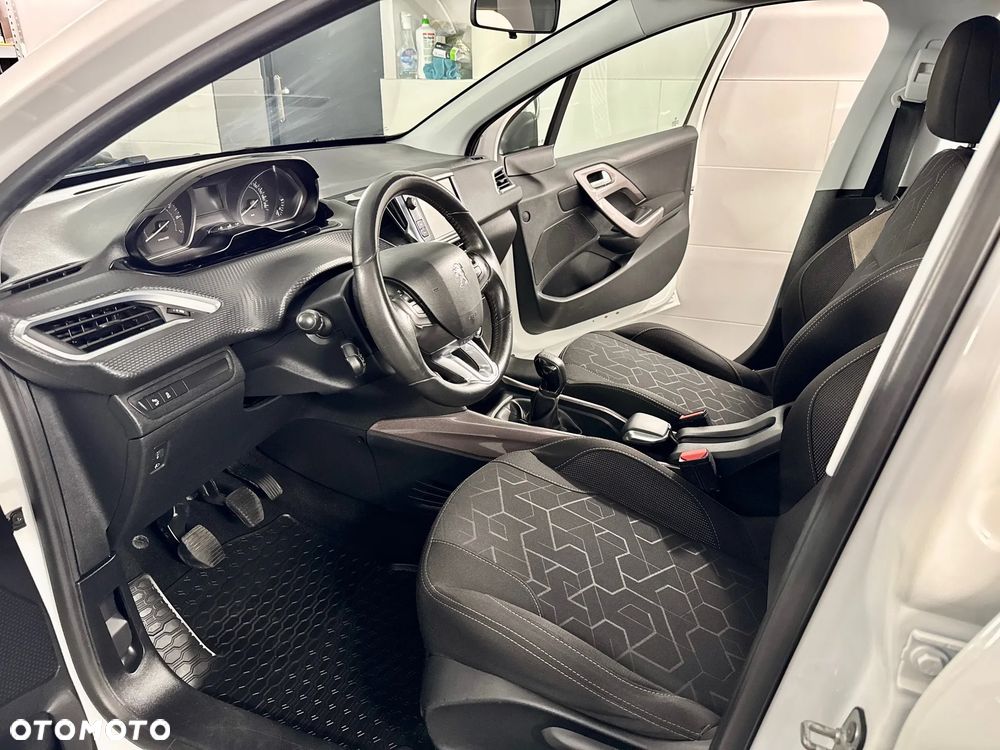 Peugeot 2008 - 10