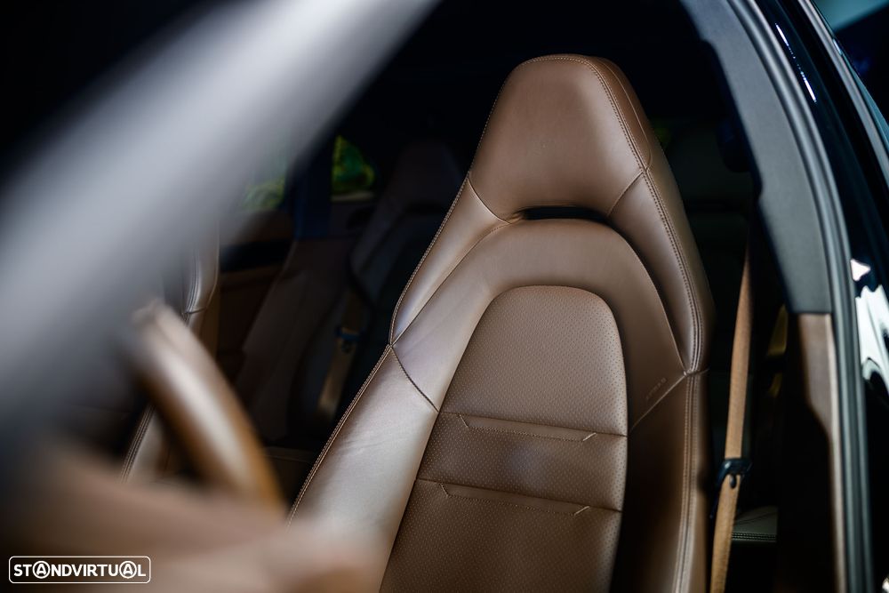 Porsche Panamera Sport Turismo 4S E-Hybrid - 16