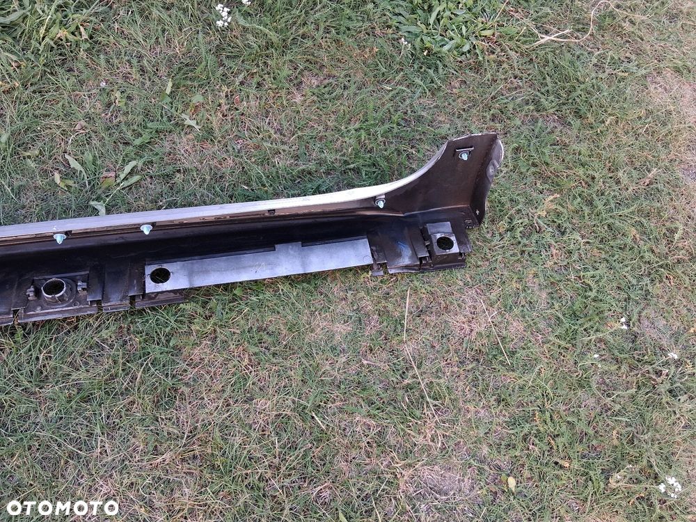 Prog oslona progowa Listwa zewnetrzna prawa COROLLA E21 KOMBI - 6