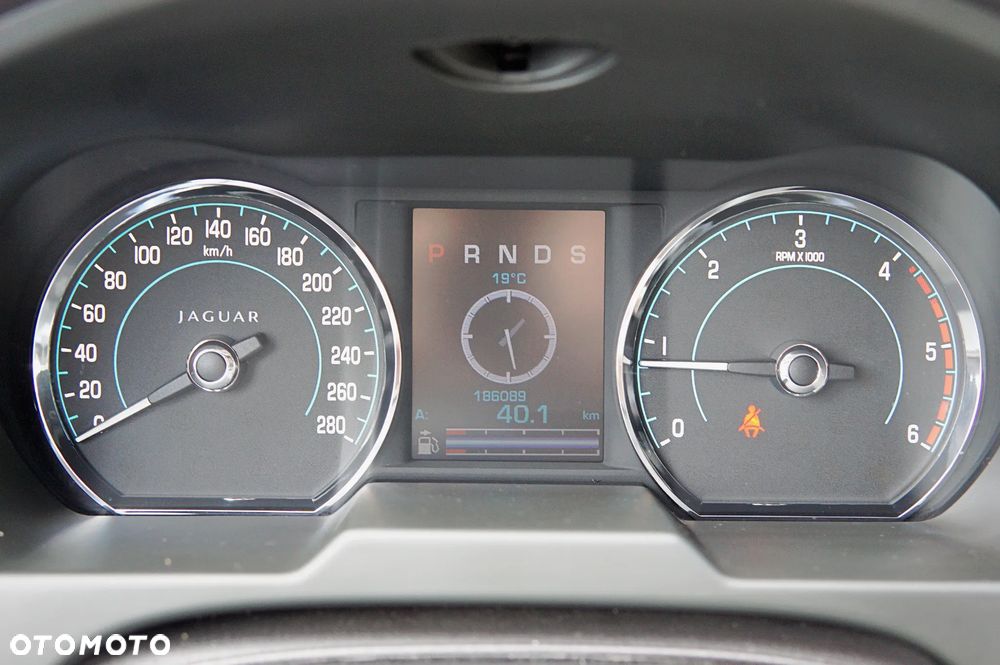 Jaguar XF 3.0 V6 D Luxury - 15