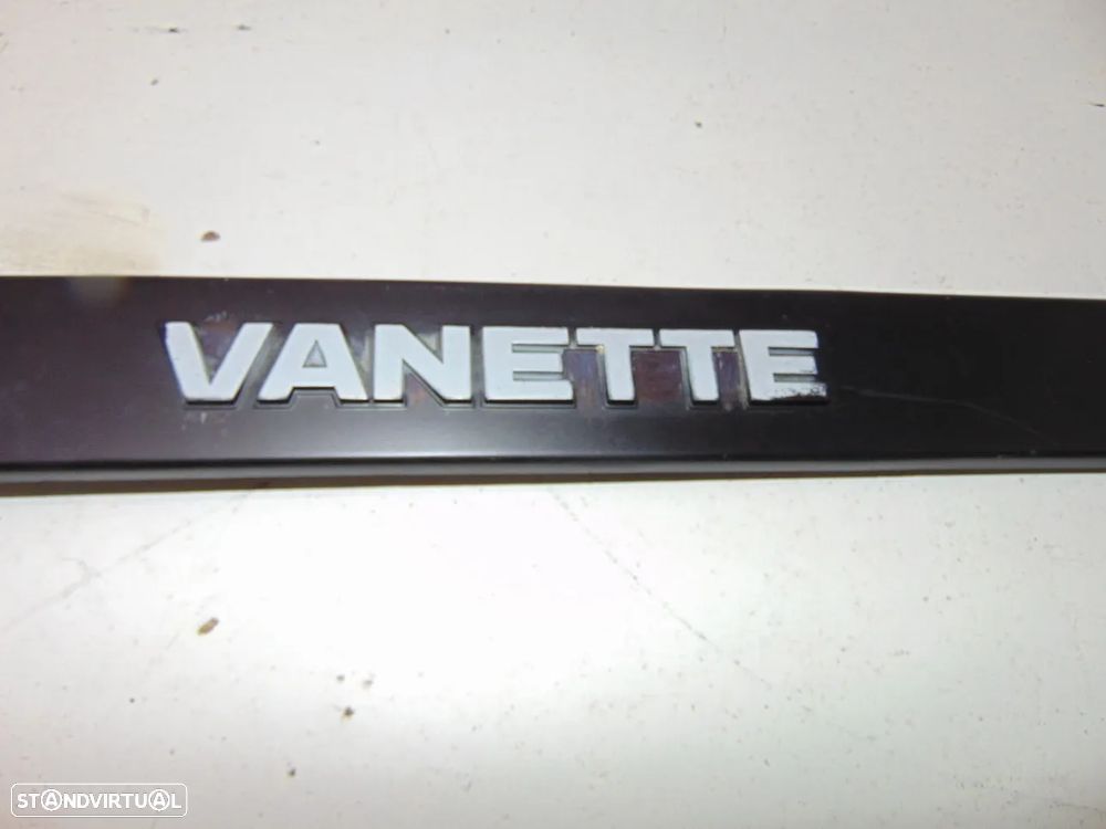 Nissan vanette friso - 6