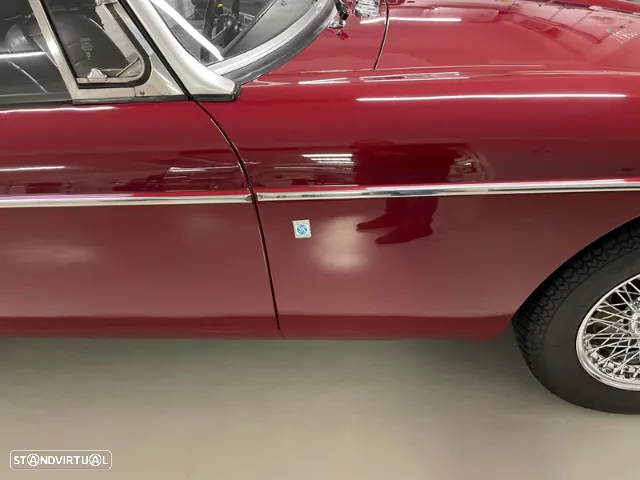 MG MGB - 8