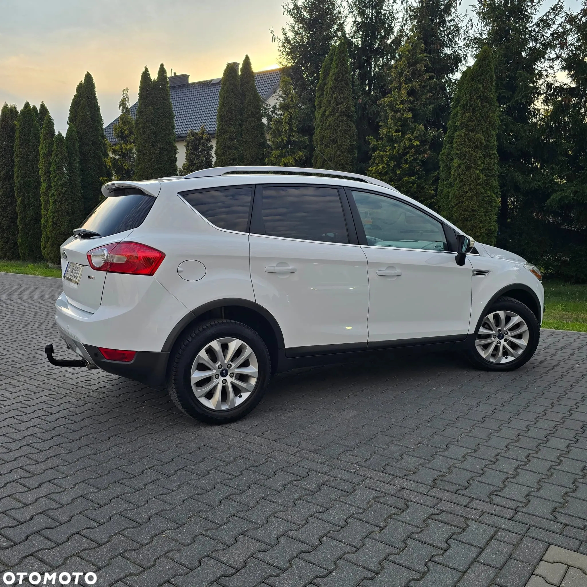 Ford Kuga 2.0 TDCi FWD Titanium - 16