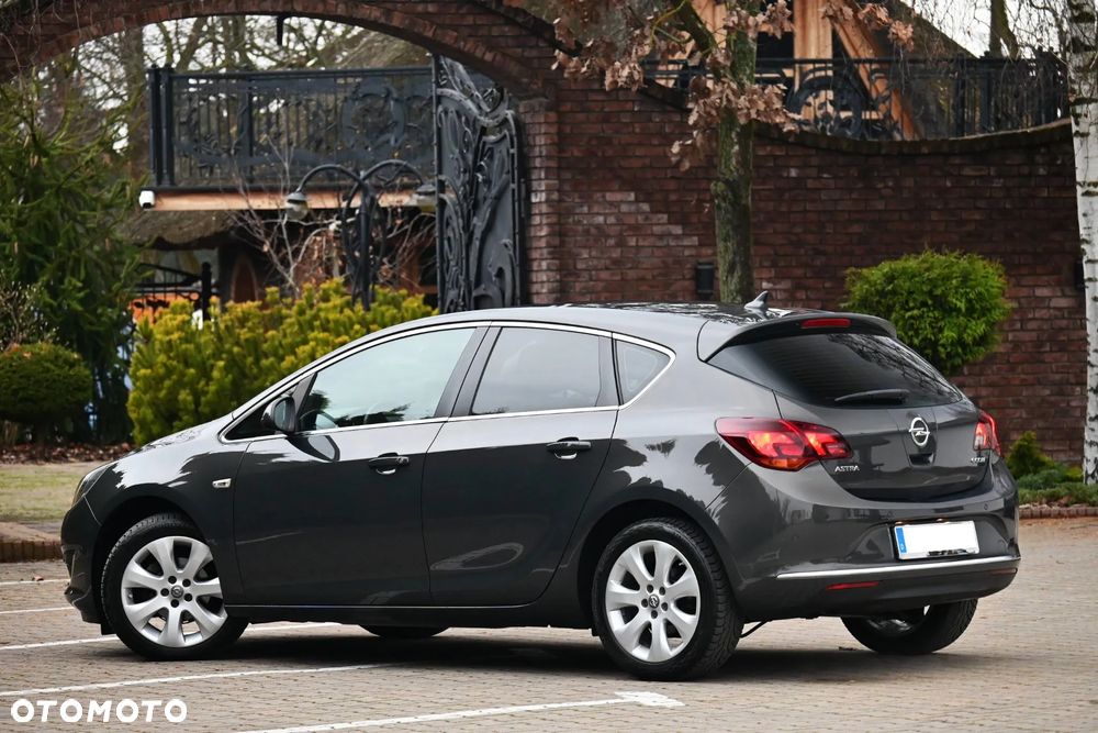 Opel Astra ver-1-4-turbo-cosmo - 18