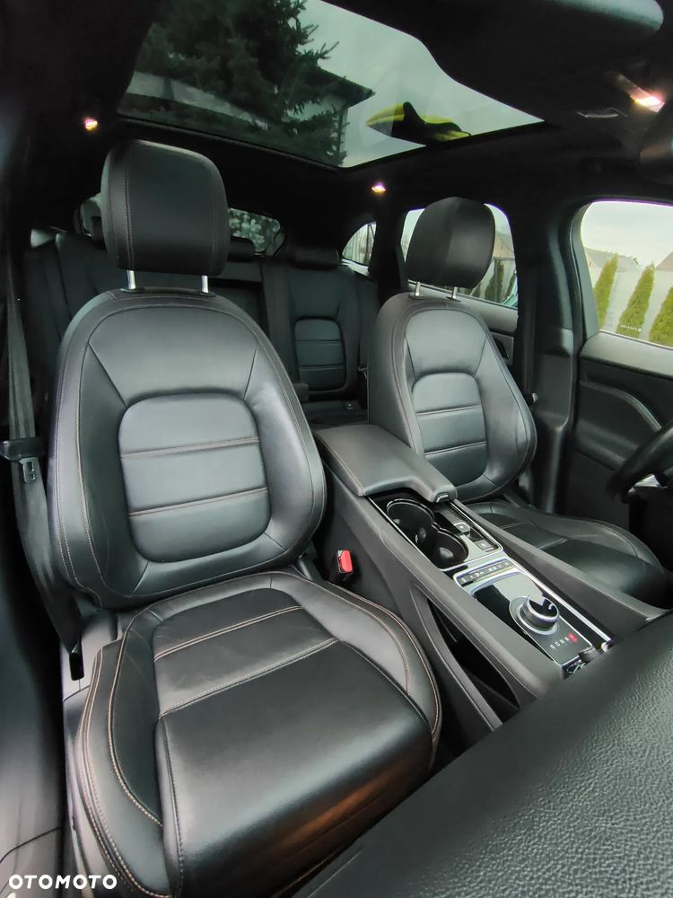 Jaguar F-Pace 2.0 i4D AWD Portfolio - 32