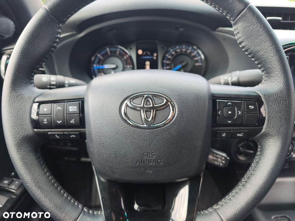 Toyota Hilux 2.8 D-4D mHEV Double Cab Invincible 4x4 - 17