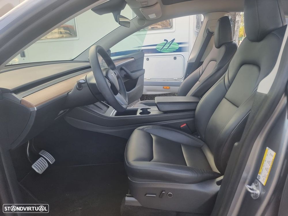 Tesla Model Y - 5