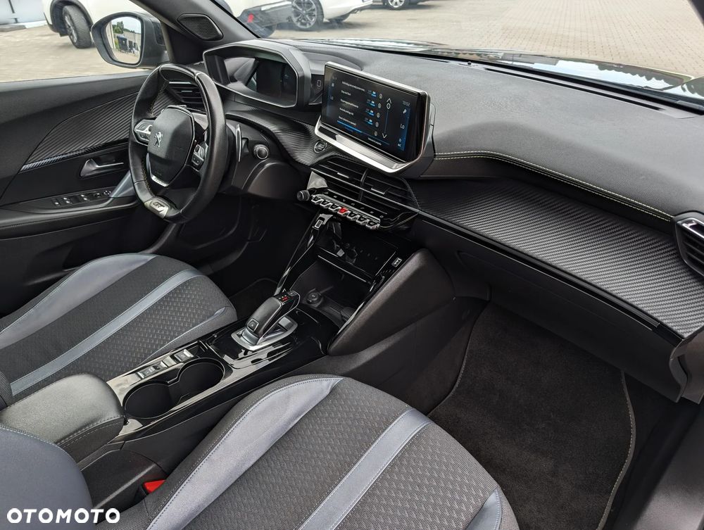 Peugeot 2008 PureTech 130 EAT8 GT - 35