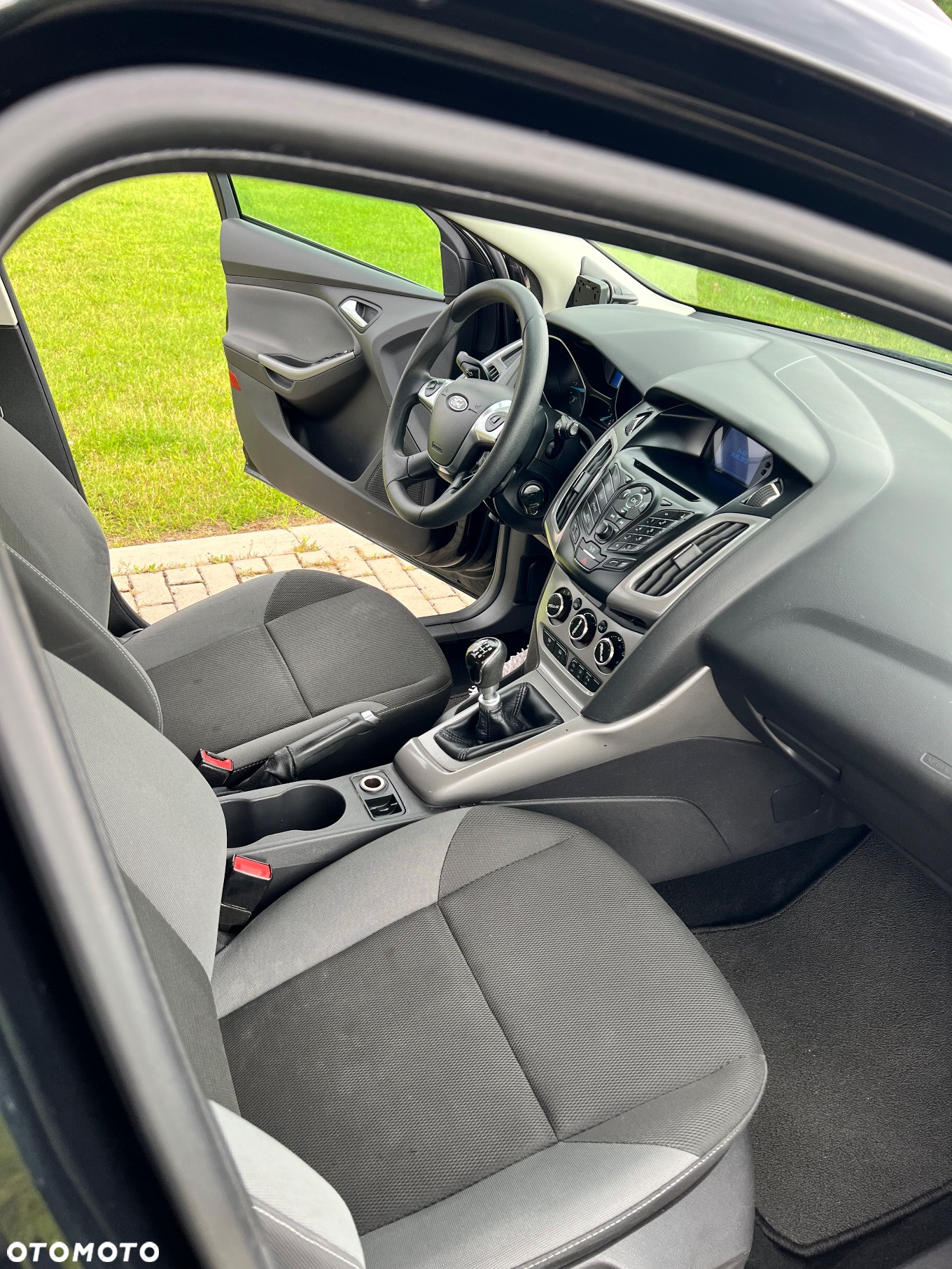 Ford Focus 1.6 TDCi DPF SYNC Edition - 17