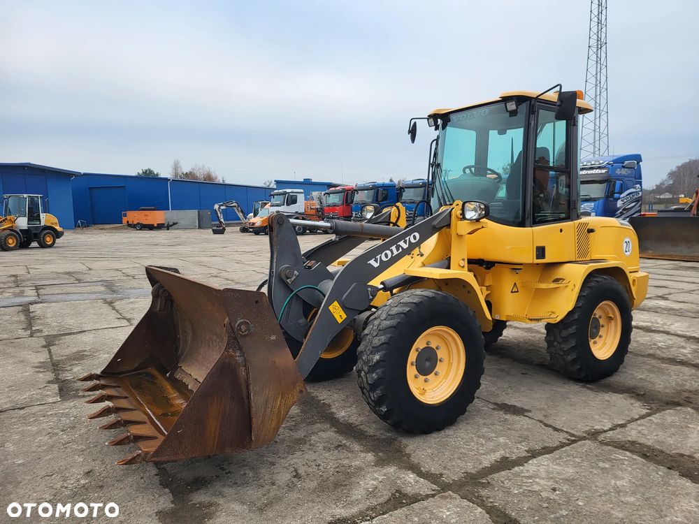 Volvo L 30 G spr z Niemiec 3944 mtg - 1