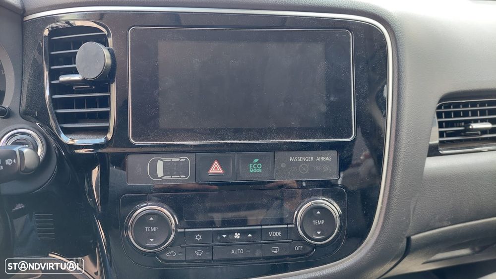 Mitsubishi Outlander 2.0 Instyle - 10