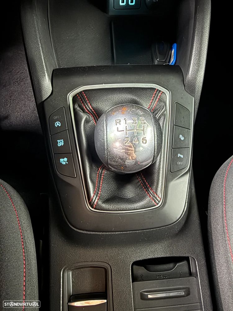 Ford Focus 1.5 TDCi EcoBlue ST-Line - 40