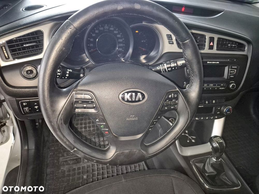 Kia Ceed - 7