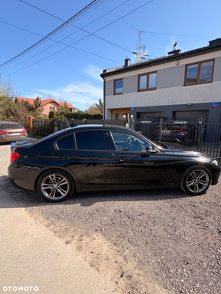 BMW Seria 3 328i Sport Line - 13