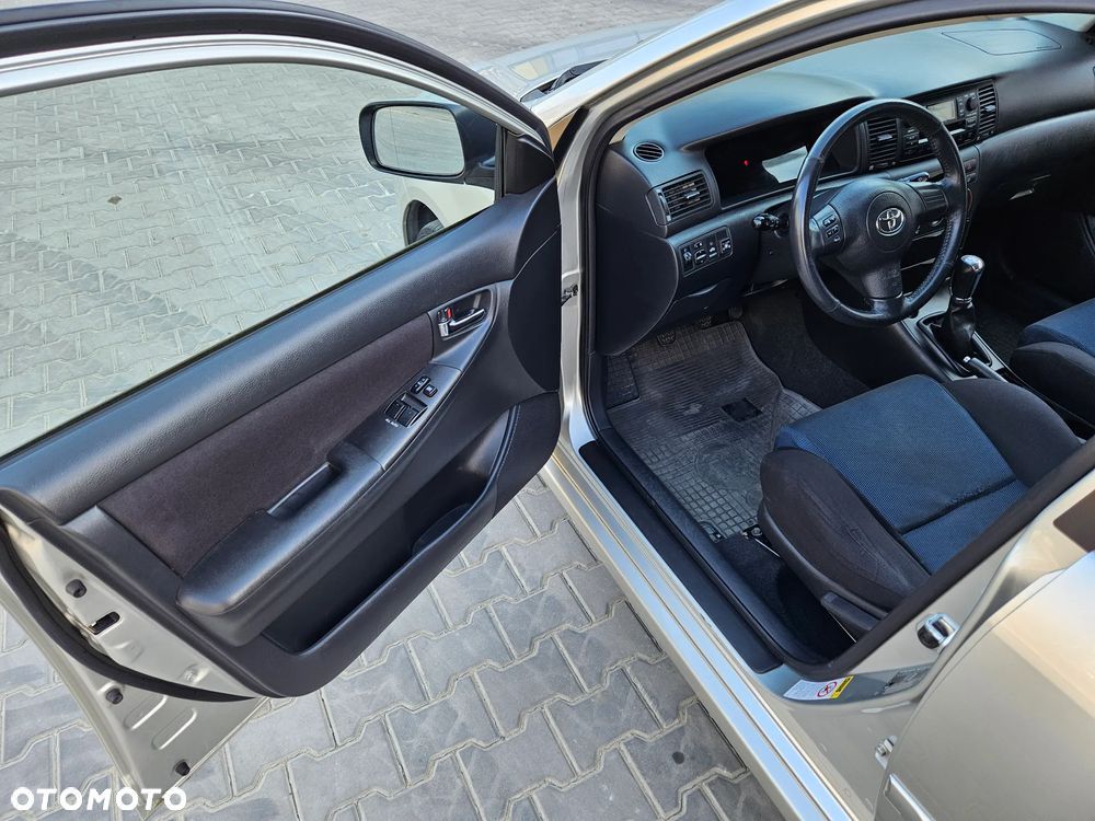 Toyota Corolla 1.4 VVT-i Terra Polaris - 11
