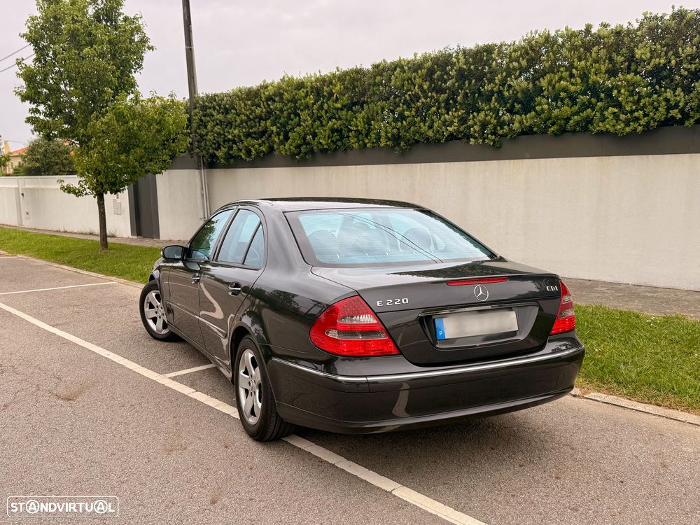 Mercedes-Benz E 220 CDI Avantgarde - 4
