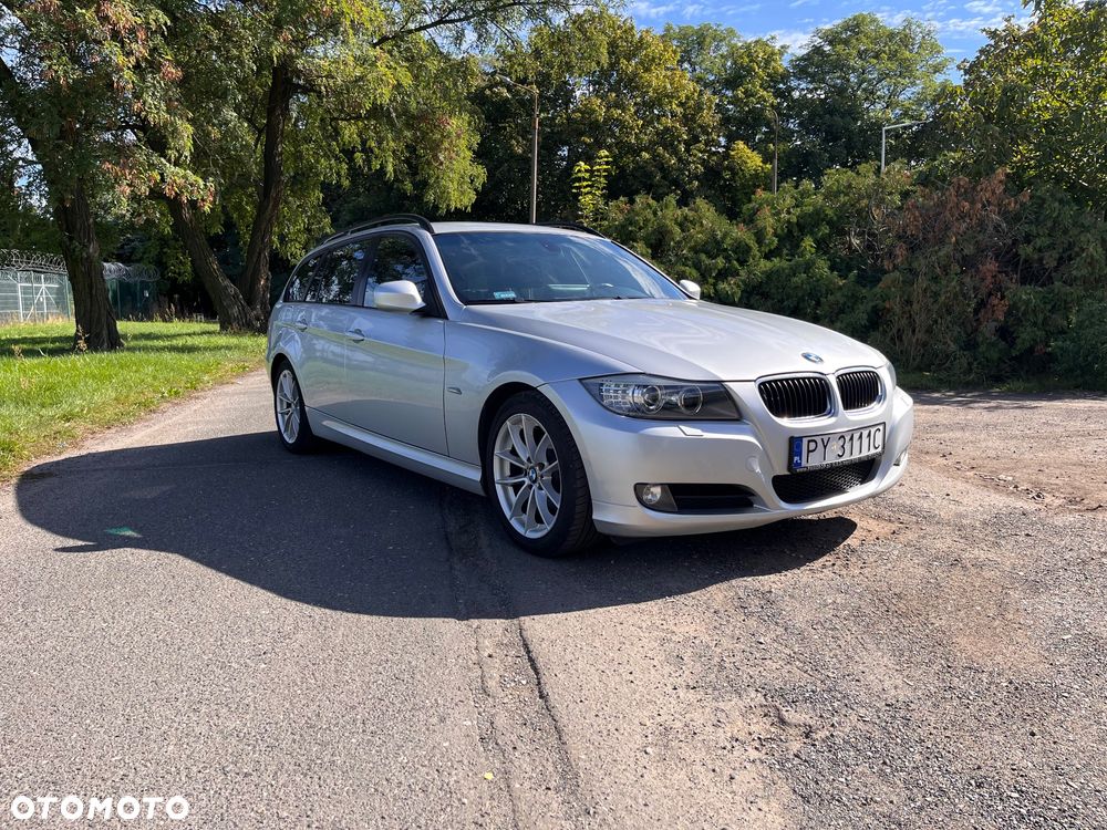 BMW Seria 3 318i - 25