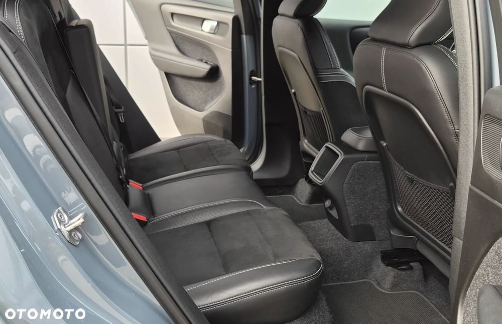 Volvo XC 40 T3 R-Design - 28