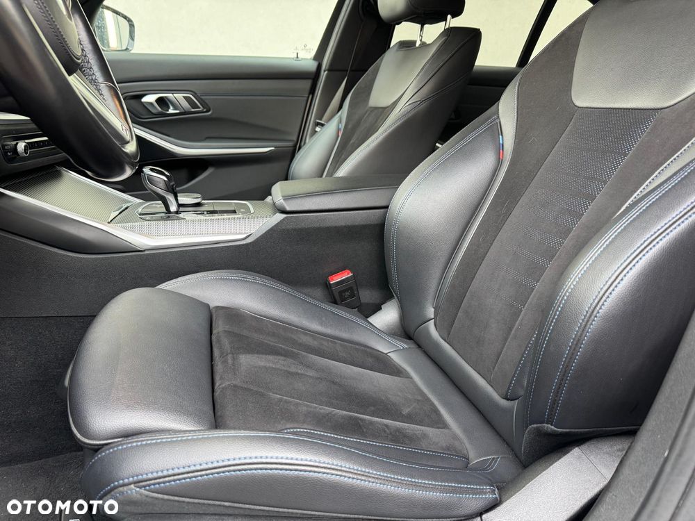 BMW Seria 3 318d M Sport - 15