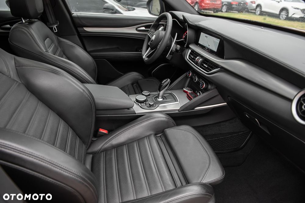 Alfa Romeo Stelvio - 20
