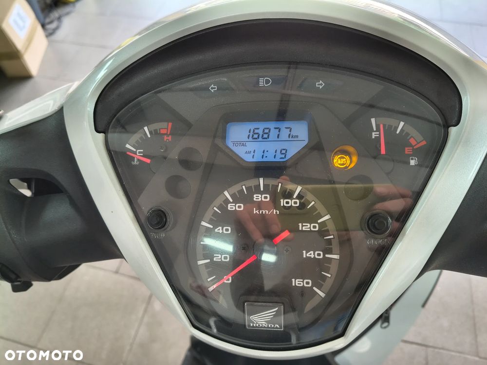 Honda SH - 16