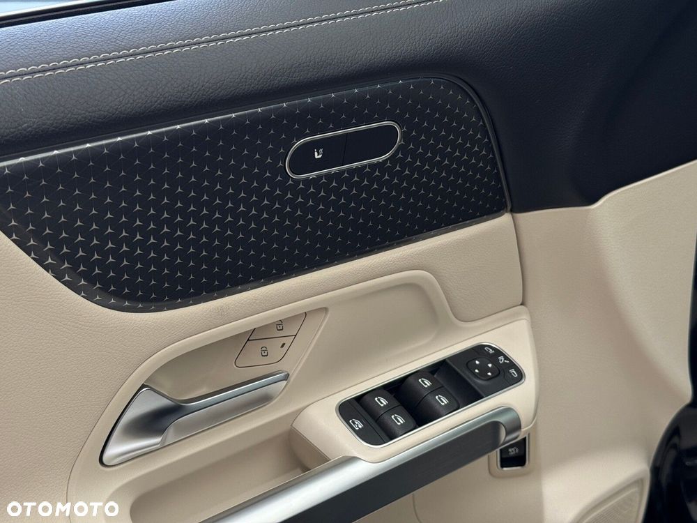 Mercedes-Benz GLB - 21