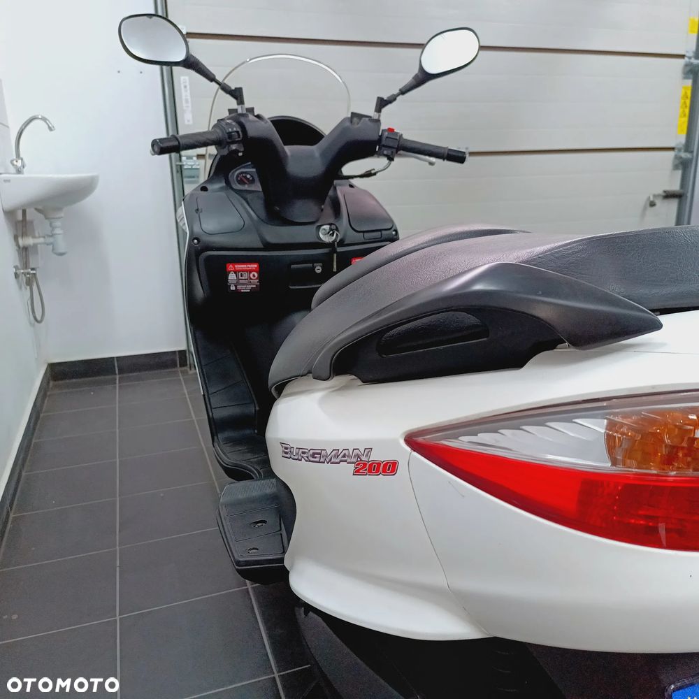 Suzuki Burgman - 14