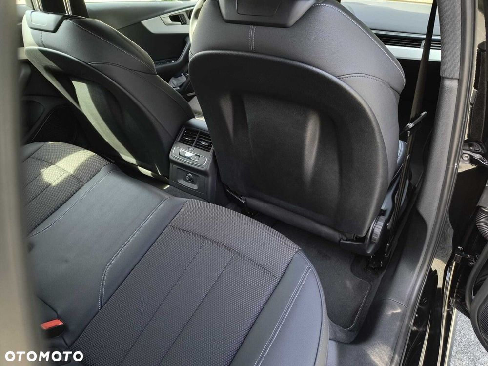Audi A4 Avant 40 TDI mHEV Quattro S Line S tronic - 32