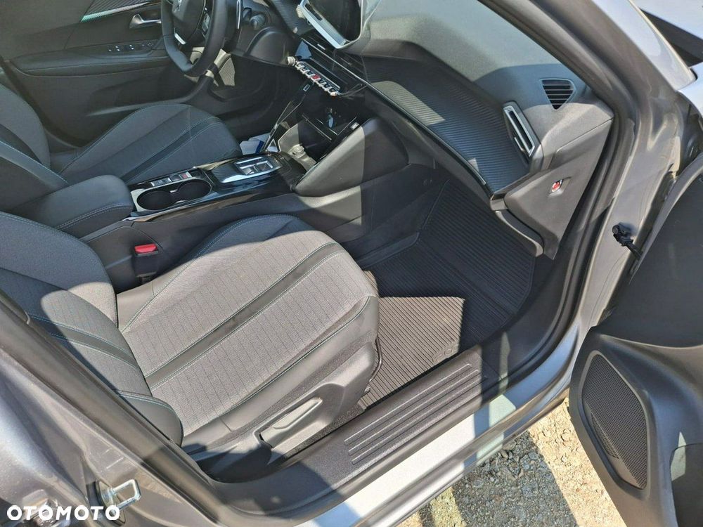 Peugeot 2008 - 9