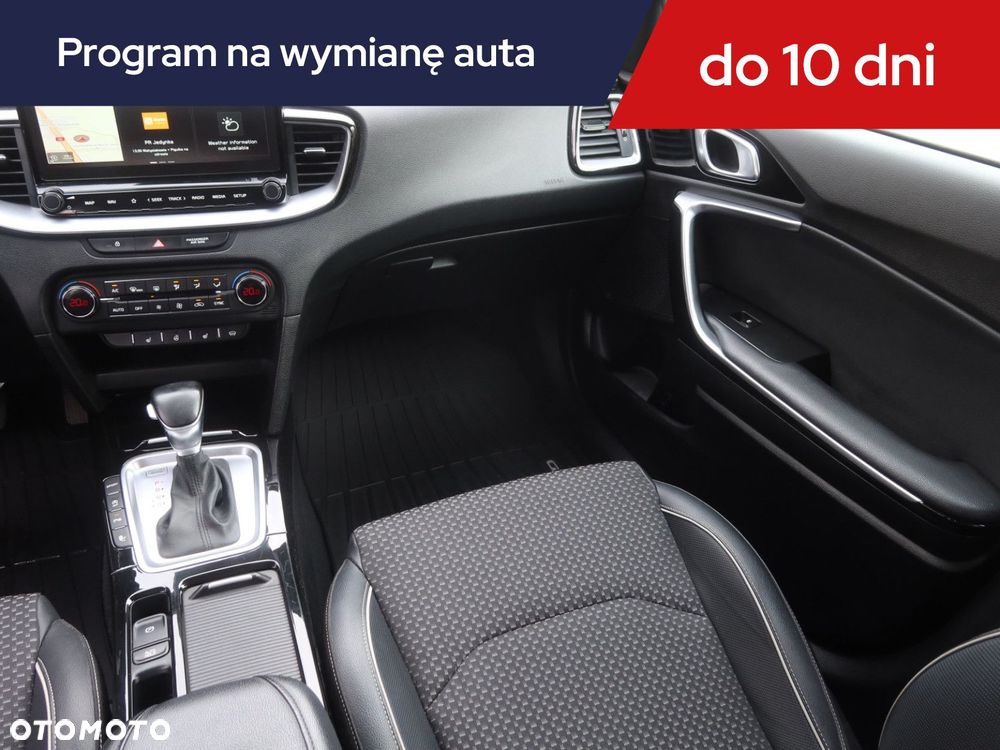 Kia XCeed - 10