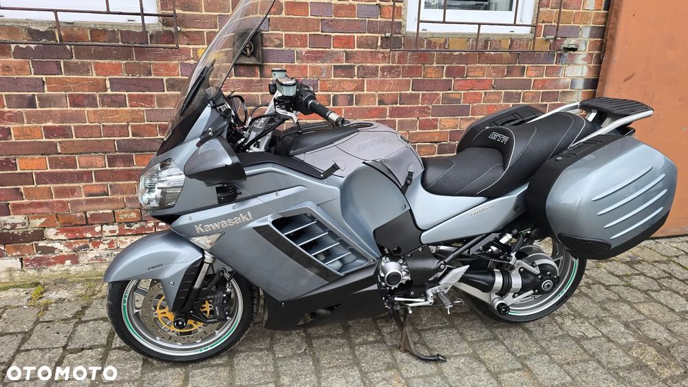 Kawasaki GTR - 2