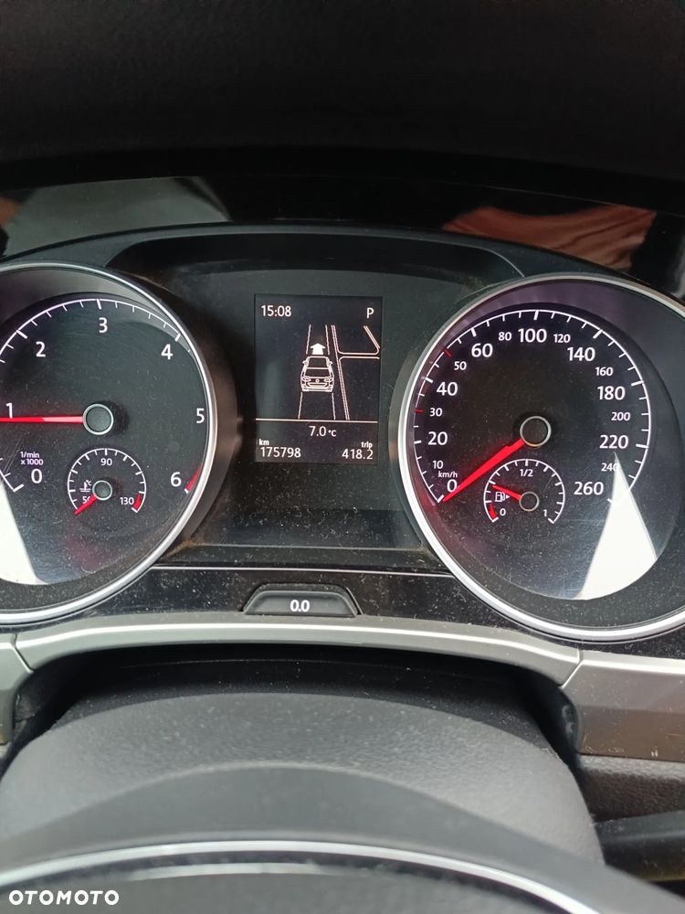 Volkswagen Touran 2.0 TDI BMT Comfortline DSG - 10