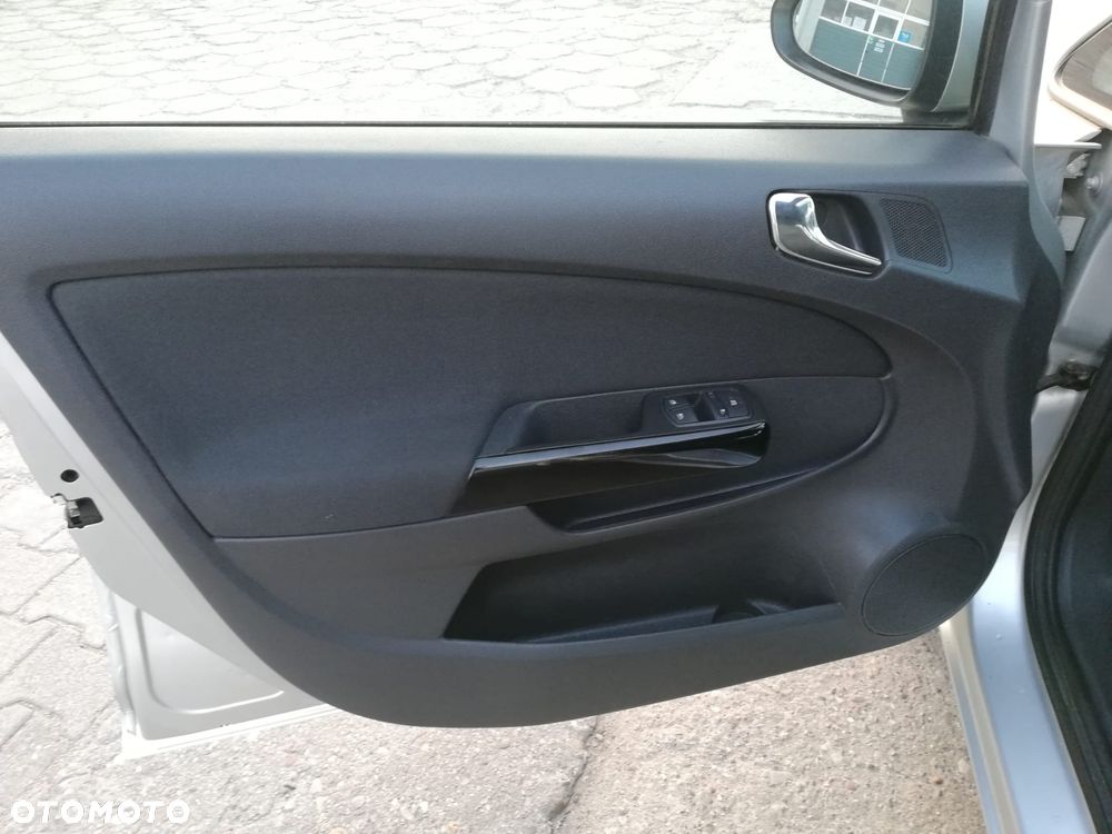 Opel Corsa 1.2 16V Innovation 110 Jahre - 12
