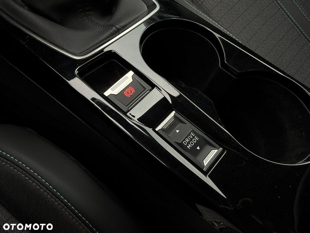 Peugeot 2008 1.5 BlueHDi Allure Pack S&S - 30