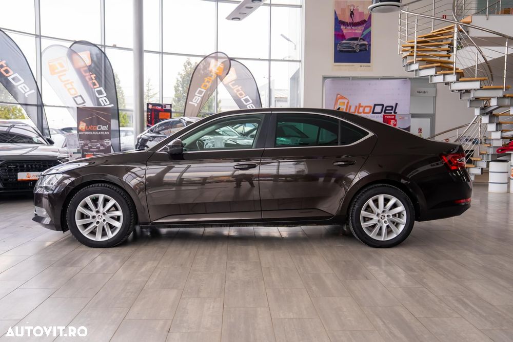 Skoda Superb 2.0 TDI DSG Active - 8