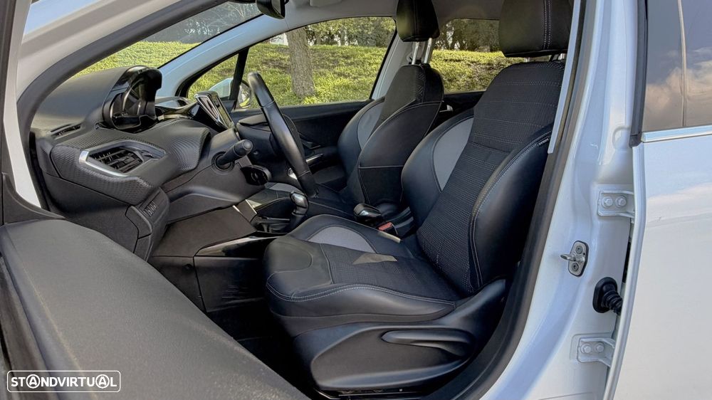 Peugeot 2008 1.2 PureTech Allure - 6