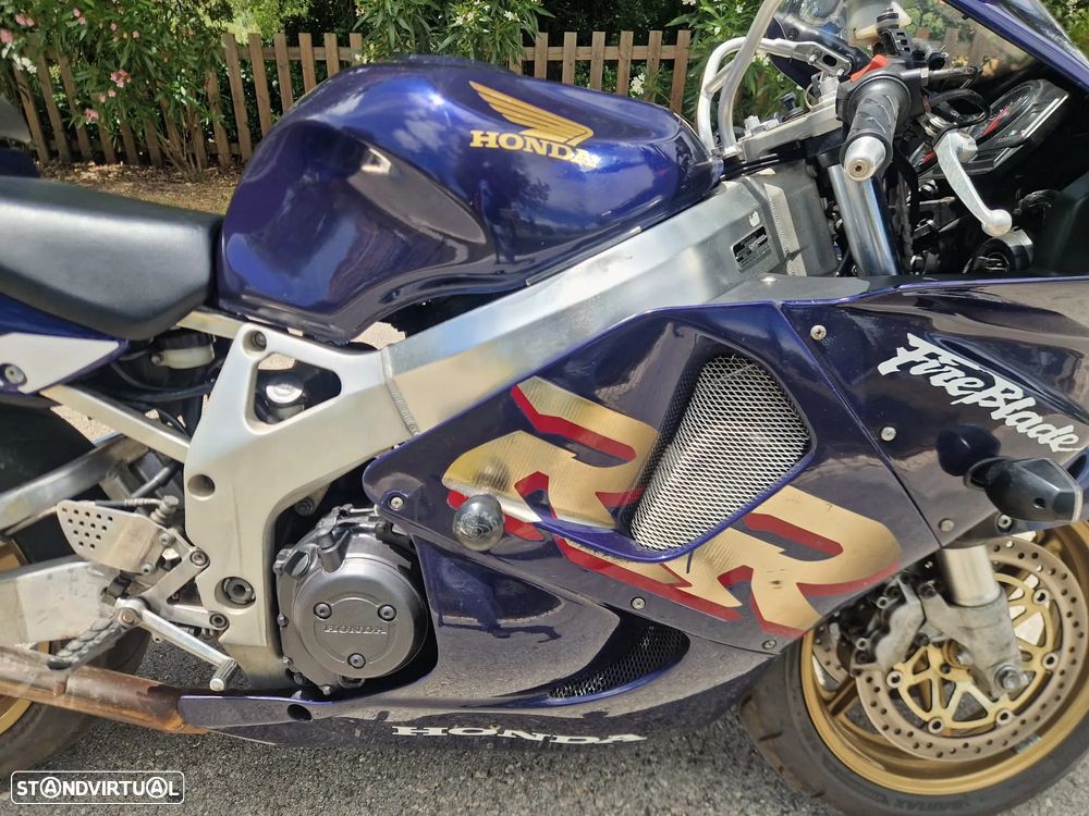 Honda CBR 900 RR  Possível Financiamento - 9