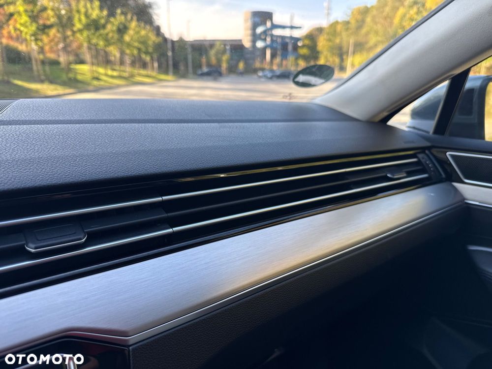 Volkswagen Passat Variant 2.0 TDI SCR DSG Highline - 40