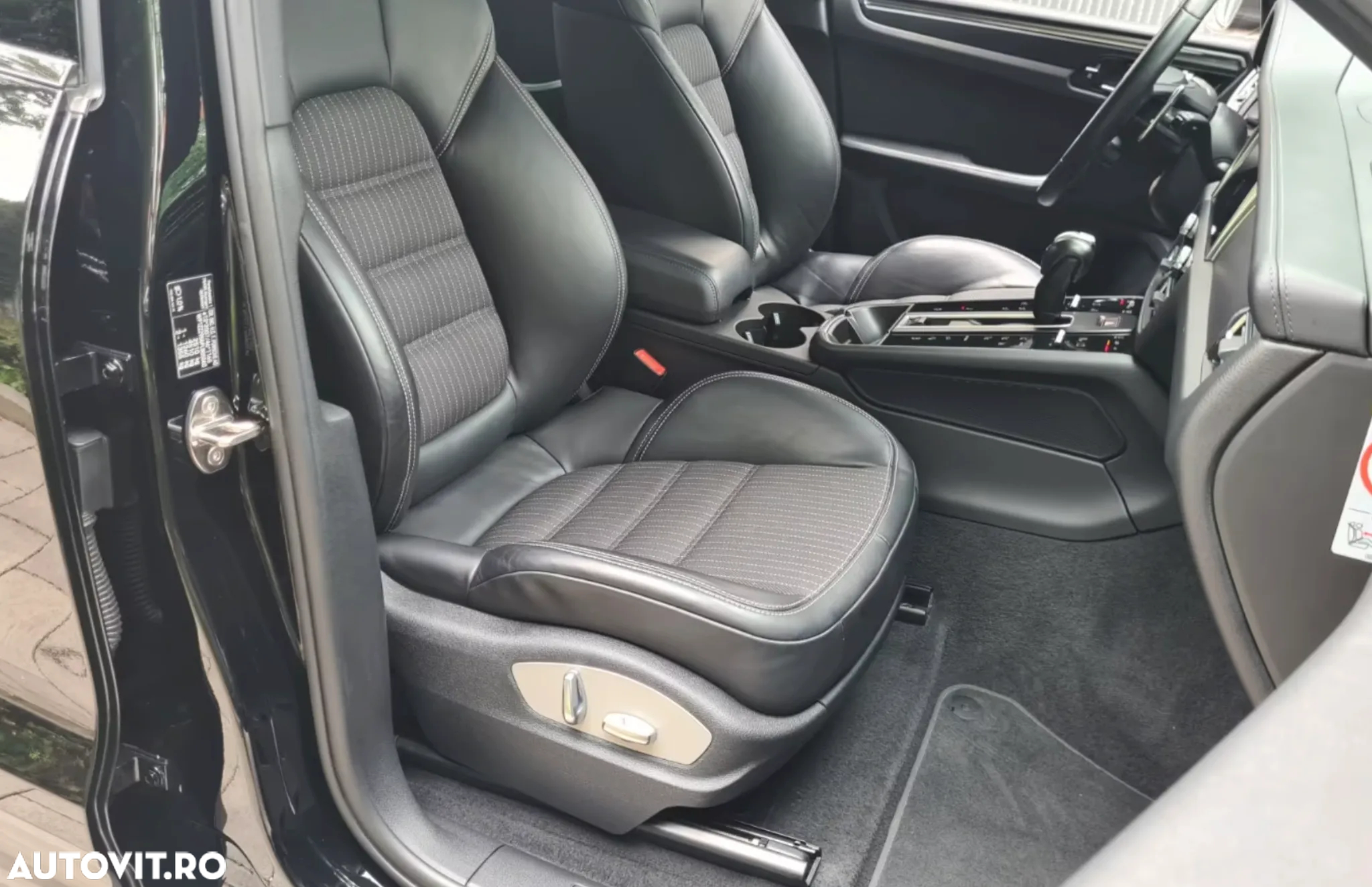 Porsche Macan T - 7